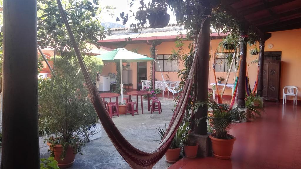 Hostal Morenos Antigua Exterior photo