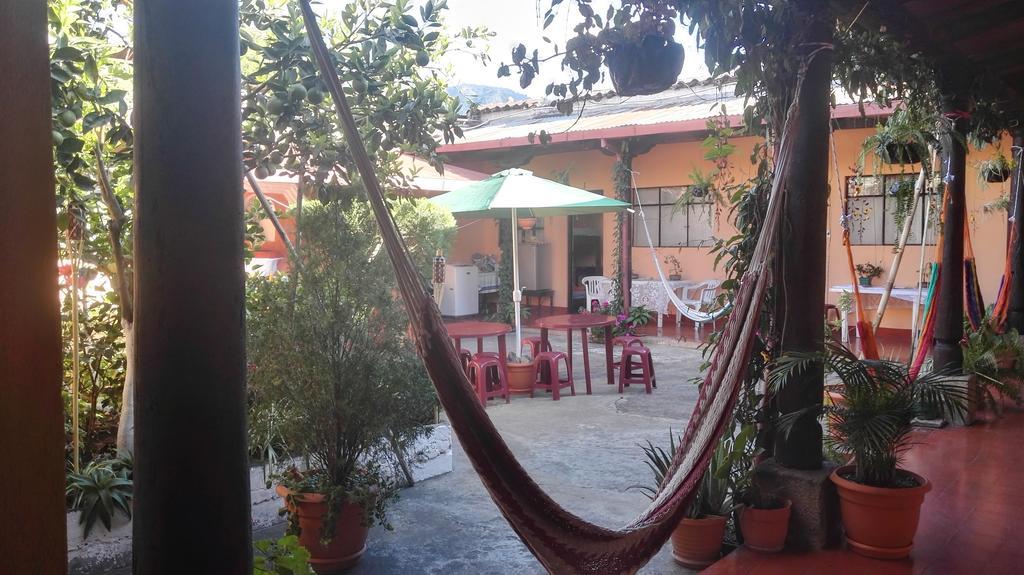 Hostal Morenos Antigua Exterior photo