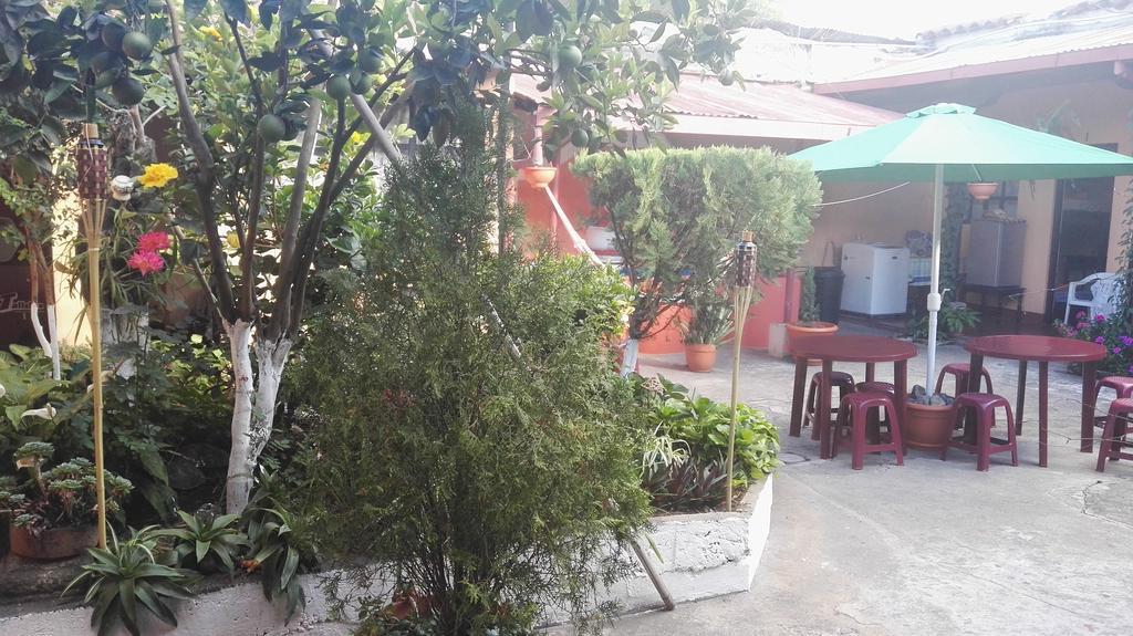 Hostal Morenos Antigua Exterior photo