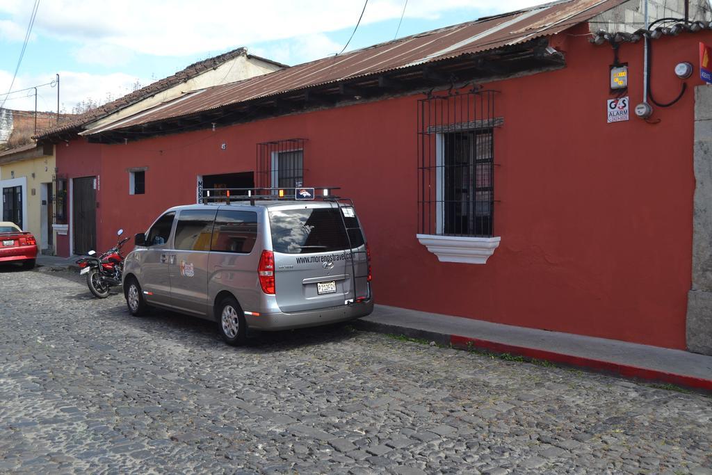 Hostal Morenos Antigua Exterior photo
